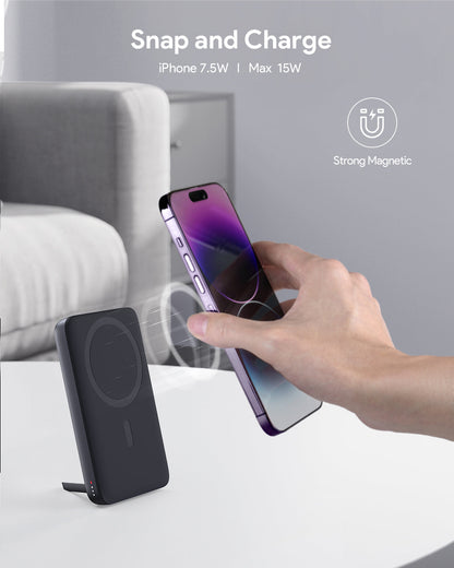 Aukey MagLink 38.5wh 10,000mah Magnetic Wireless Charging Power Bank with Metal Foldable  Stand (PB-MS02)